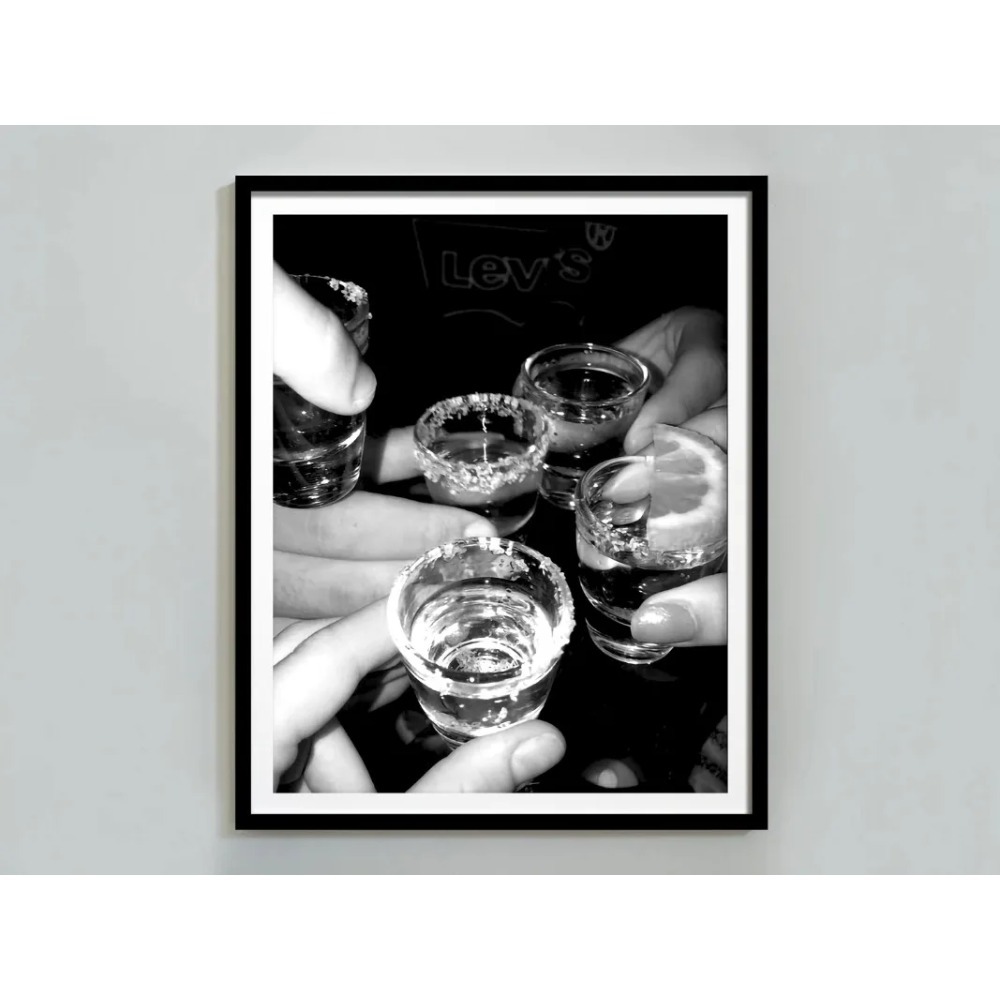 Zwart En Wit Bar Champagne Bie - Whisky Beer And Wine recensie en prijs